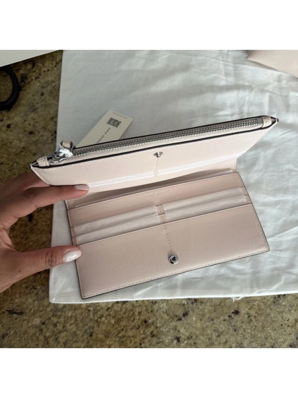 New Tory Burch bake flat Leather Wallet in soft pink - Picture 4 of 5
